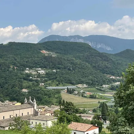 Belvedere, Completamente Ristrutturato E Servito Da Wi-fi Caprino Veronese