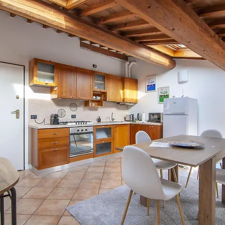 Apartment Belvedere, Completamente Ristrutturato E Servito Da Wi-fi