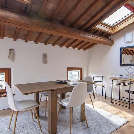 Apartment Belvedere, Completamente Ristrutturato E Servito Da Wi-fi Caprino Veronese